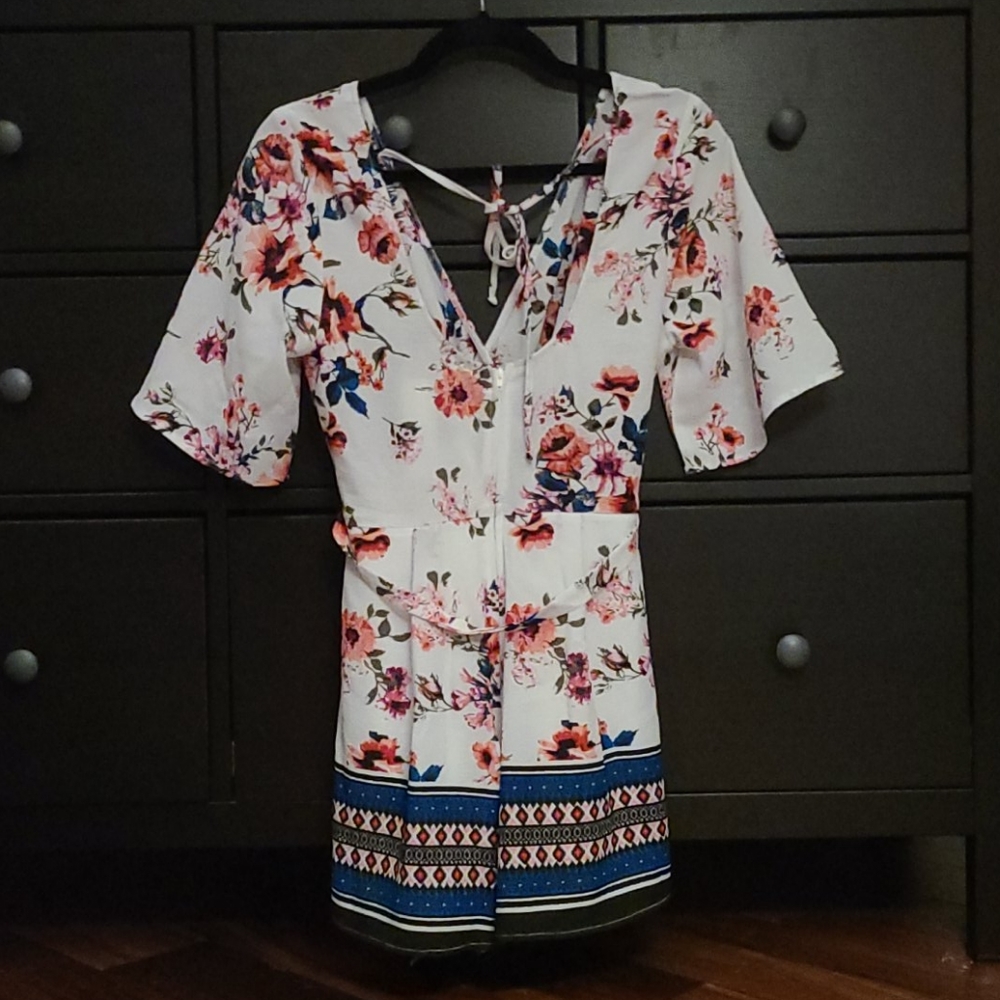 Romper - Picture 2 of 4